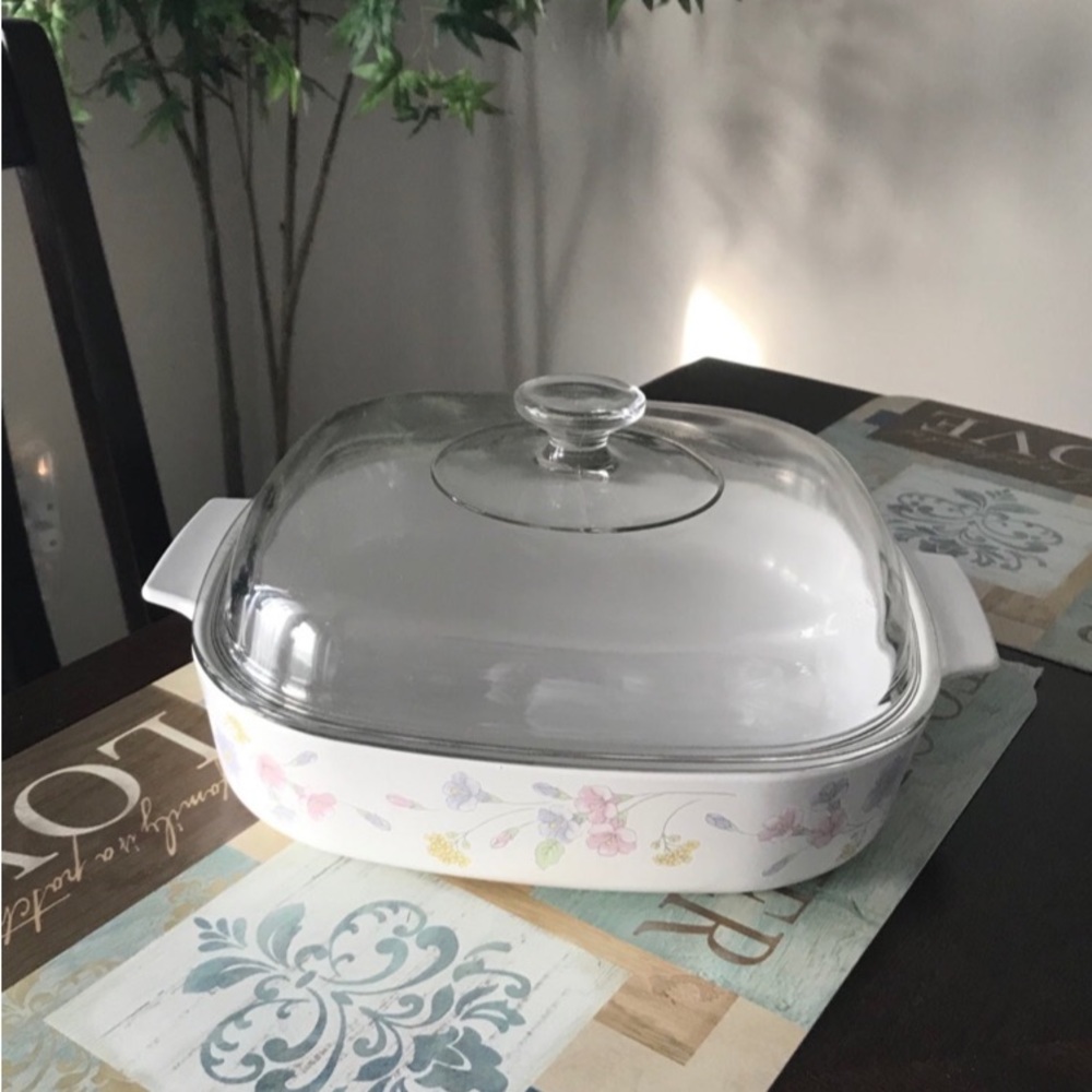 ‼️SOLD‼️ 2.5L Corning Ware Vintage Casserole Dish with Glass Lid